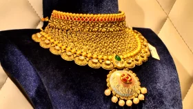 চার দফা বৃদ্ধির পর স্বর্ণের দাম কমলো