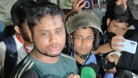 সরকারের সিদ্ধান্ত ইতিবাচক, প্রজ্ঞাপন জারির পর আনন্দ মিছিল: হাসনাত