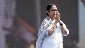 মমতার বিরুদ্ধে এফআইআর দায়ের