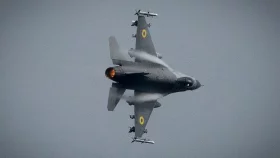 এফ-১৬ বিধ্বস্ত, চাকরি হারালেন ইউক্রেনের বিমান বাহিনীর প্রধান
