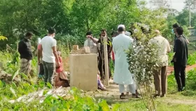 কবর থেকে তোলা হলো আন্দোলনে গুলিতে নিহত দু’জনের মরদেহ