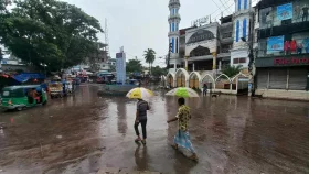 চাঁদপুরে দেশের সর্বোচ্চ বৃষ্টিপাতের রেকর্ড, বিপর্যস্ত জনজীবন
