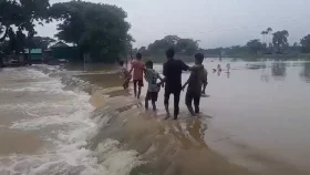 নেত্রকোনায় নিম্নাঞ্চল প্লাবিত, কমেছে সোমেশ্বরী ও কংসের পানি