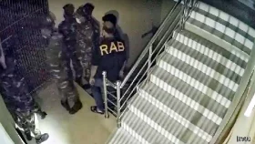 রাজধানীতে সেনা ও র‌্যাবের পোশাকে ডাকাতির ঘটনায় গ্রেপ্তার আট