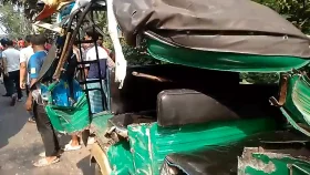 ঝালকাঠিতে সড়ক দুর্ঘটনায় দুই জন নিহত, আহত পাঁচ