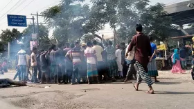 গাজীপুরে শ্রমিকদের বিক্ষোভ, আবারো মহাসড়ক অবরোধ