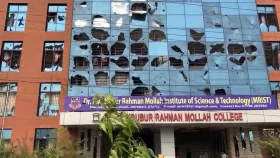 মোল্লা কলেজে বিক্ষুব্ধ শিক্ষার্থীদের ভাঙচুর