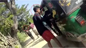 কক্সবাজারে গাড়ি থেকে নামিয়ে দুই জনকে অপহরণ
