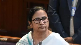 ভাববেন না আমরা বসে ললিপপ খাবো: মমতা