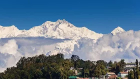 বাংলাদেশিদের জায়গা দেবে না দার্জিলিংয়ের হোটেল 