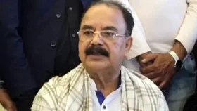 নির্বাচন আয়োজনে এক দফা বাস্তবায়নে বিএনপিকে হাঁটতে হবে: গয়েশ্বর