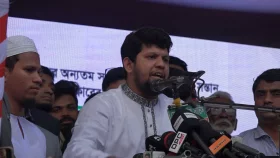 ‘আওয়ামী লীগ দিল্লির কোলে আশ্রয় নিলে আমরা বসে থাকবো না’