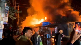 পটুয়াখালীতে ছয় দোকান আগুন, কোটি টাকার ক্ষয়ক্ষতির দাবি