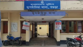 ভেঙে যাওয়া ভ্যানের ওপর উঠে গেলো ট্রাক, নিহত পাঁচ