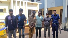 পুলিশের ওপর হামলা: পাঁচ সিএনজি চালক গ্রেপ্তার