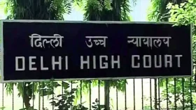 দিল্লি হাইকোর্টের বিচারপতির বাড়িতে আগুন, নেভাতে গিয়ে মিললো বান্ডিল বান্ডিল টাকা
