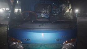 মনোহরদীতে গাড়ি আটকে ডাকাতি