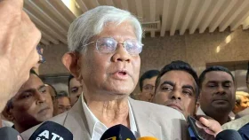 ঈদের ছুটিতে অর্থনৈতিক কার্যক্রমে স্থবিরতা আসবে না: অর্থ উপদেষ্টা