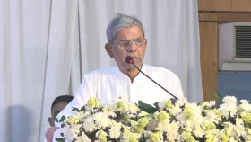 জনগণের স্বার্থে রাজপথে নামার হুঁশিয়ারি মির্জা ফখরুলের