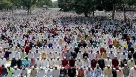 ঐতিহ্যবাহী শোলাকিয়ার ঈদ জামাতে মুসল্লির ঢল