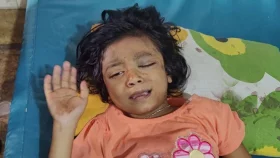 হাসপাতালে শুধু বাবার নাম বলতে পারছে ছয় বছরের শিশুটি