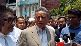 বিশেষ ক্ষমতা আইনে মামলা: আমির খসরুসহ পাঁচ জনের খালাস