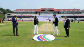 টস হেরে ফিল্ডিংয়ে বাংলাদেশ, তানজিম সাকিবের অভিষেক