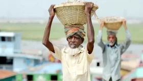 নূন্যতম মজুরি ৩০ হাজার টাকা দাবি