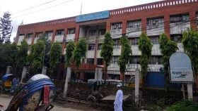 সূত্রাপুরে দুই বাসের চাপায় প্রাণ গেলো হেলপারের