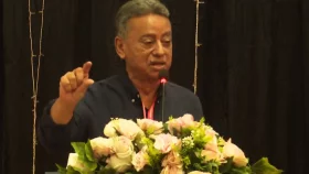 অর্থনীতিতেও গণতন্ত্রায়ণ নিশ্চিত করতে হবে: আমীর খসরু