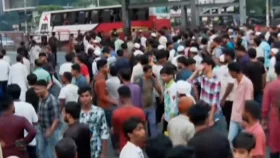 শাহবাগের পর এবার উত্তরায় সড়ক অবরোধ