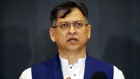 ড. ইউনূস পদত্যাগ করলে জাতি নতুন বিকল্প বেছে নেবে: সালাউদ্দিন আহমেদ