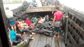 ৪১ যাত্রী নিয়ে মেঘনায় ট্রলার ডুবি