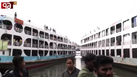 সময় মানছে না লঞ্চও, গরমে নাকাল যাত্রীরা