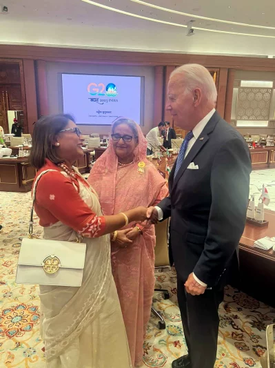 প্রধানমন্ত্রী শেখ হাসিনার কন্যা সায়মা ওয়াজেদ পুতুলের সঙ্গে কুশল বিনিময় করেন প্রেসিডেন্ট জো বাইডেন। তাদের মধ্যে মানসিক স্বাস্থ্য ও অটিজম নিয়ে কথা হয়।