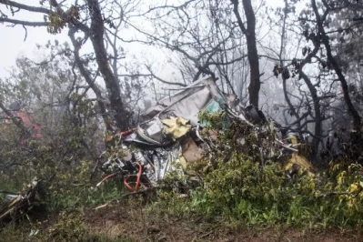 ইব্রাহিম রাইসিকে বহনকারী হেলিকপ্টারটির ধ্বংসাবশেষ। ছবি: সংগৃহীত।