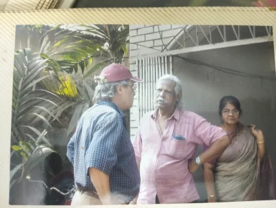 মোহাম্মদ জাকারিয়া (বাঁয়ে), ডা. জাফরুল্লাহ চৌধুরী ও অধ্যাপক আলতাফুন্নেসা।  