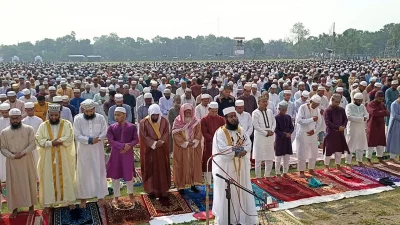 ঐতিহাসিক গোর-এ শহীদ ময়দানে লক্ষাধিক মুসল্লির ঈদের নামাজ আদায়। ছবি: সংগৃহীত